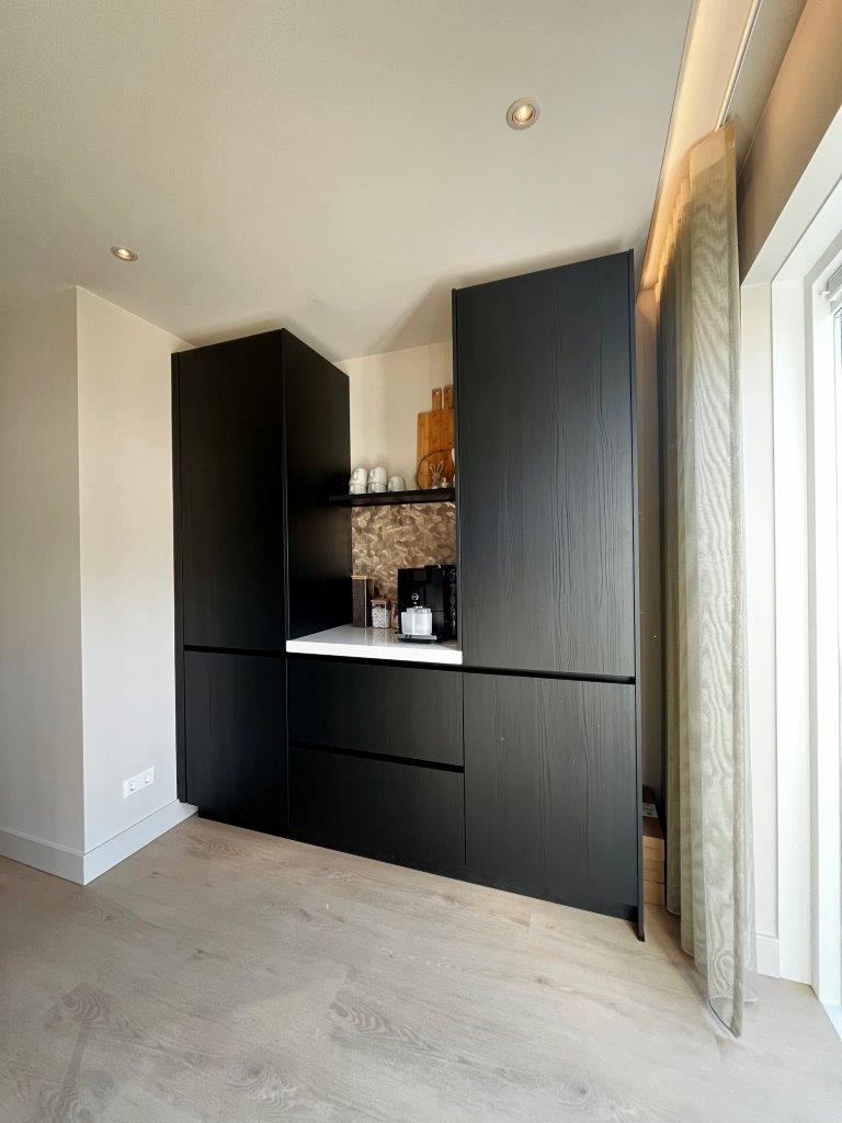 Niet verhuizen, wel verbouwen. M Oskam Aannemingsbedrijf uit Bodegraven heeft deze prachtige verbouwing opgeleverd aan zeer tevreden klanten