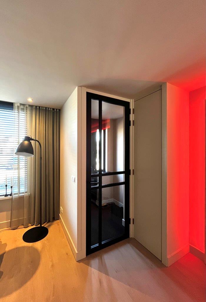 Niet verhuizen, wel verbouwen. M Oskam Aannemingsbedrijf uit Bodegraven heeft deze prachtige verbouwing opgeleverd aan zeer tevreden klanten